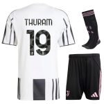 Maillot Kit Enfant Juventus Domicile 2025 2026 Thuram
